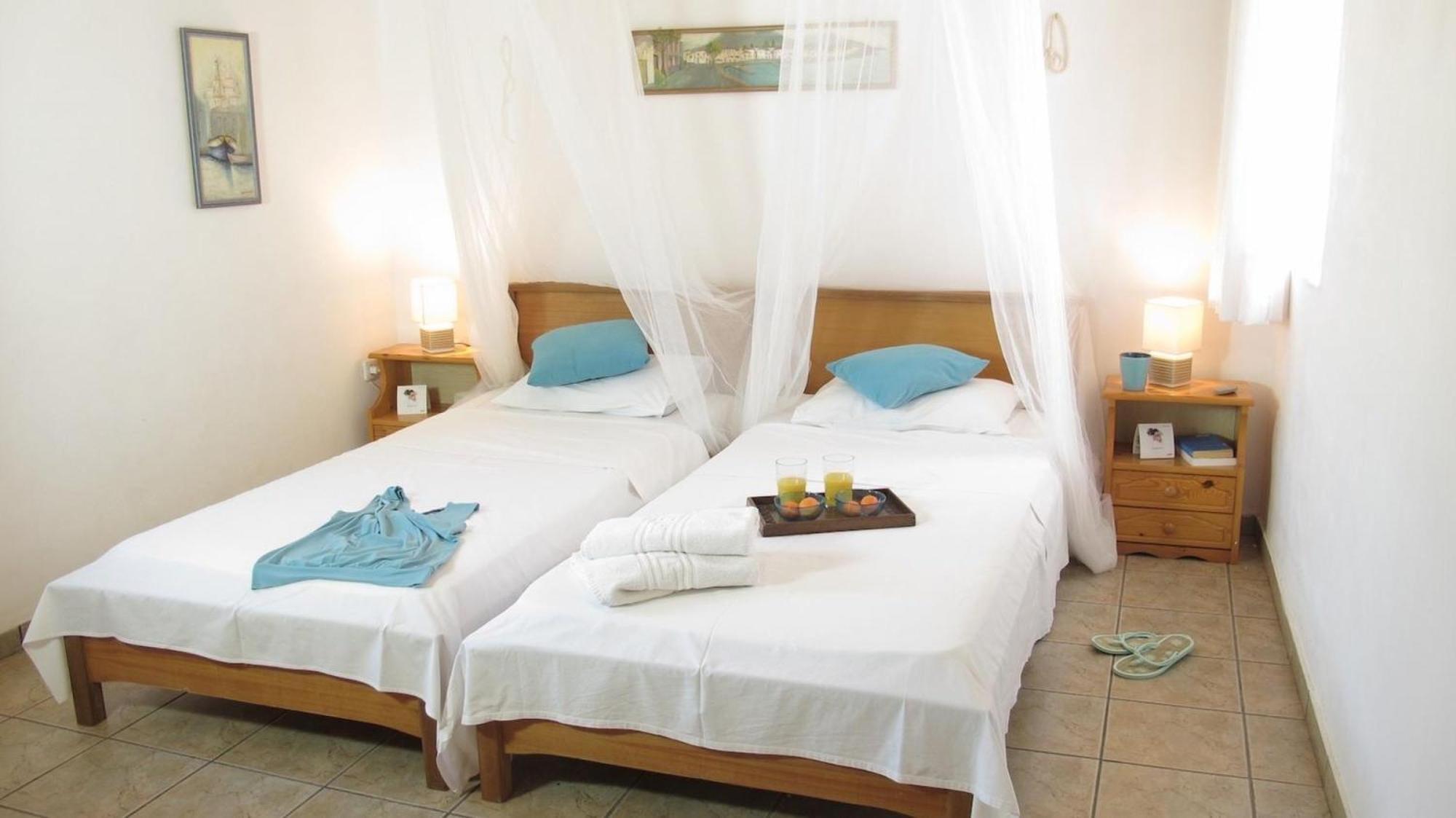 Mani Apartments Agios Nikolaos  Bagian luar foto