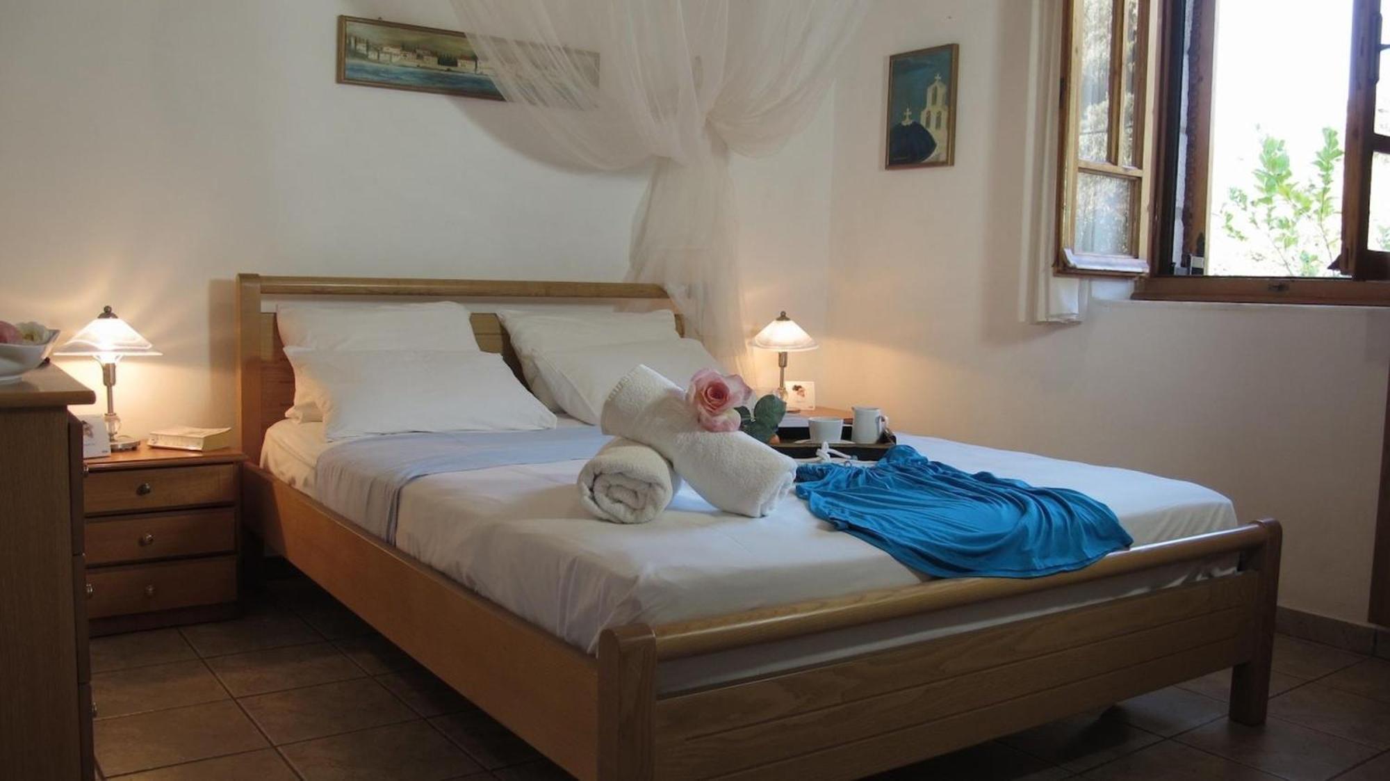 Mani Apartments Agios Nikolaos  Bagian luar foto